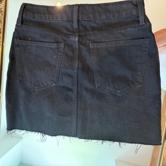 Pre-loved Zara Black Denim Raw Hem Mini Skirt - Size 24 - Picture 3 of 6